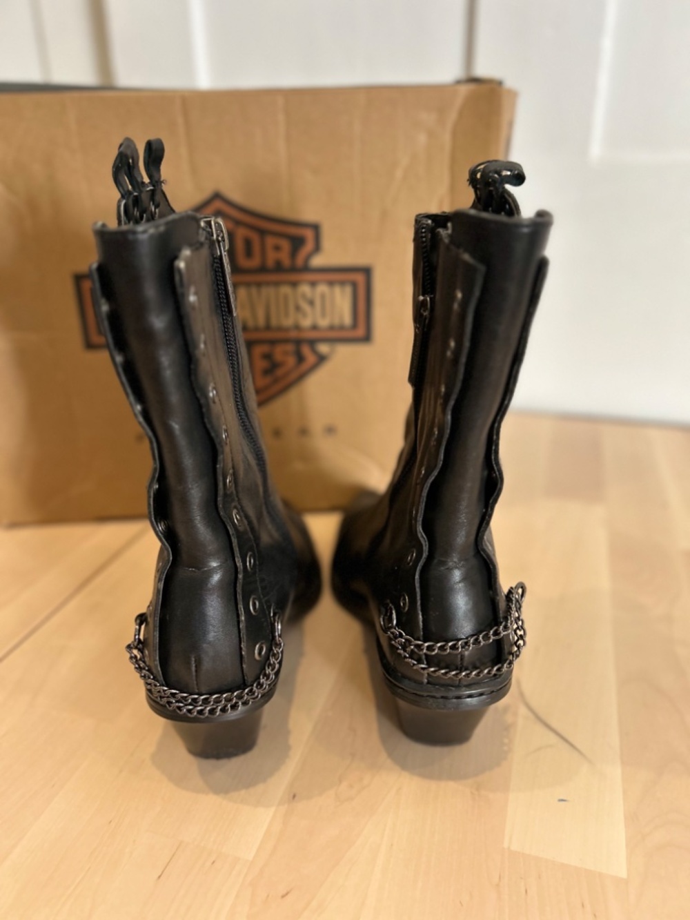 Harley-Davidson Women's Black Leather Stacked Heel Boot with Chain Detail - Picture 3 of 6